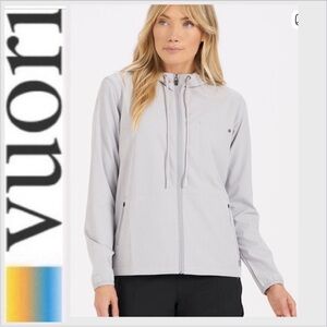 NEW Vuori Women's Light Gray Utility Jacket Outdoor Trainer She’ll Grey Small